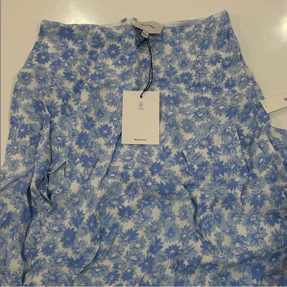 NWT • Zoe Skirt in Blue Daisy - Reformation - Picture 3 of 6